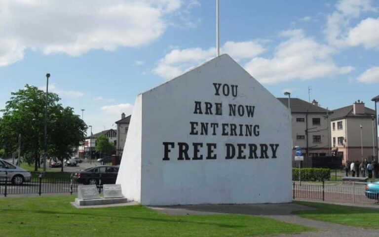 Derry: City Walking Tour & Exploration Game - Who Will Love This Tour?