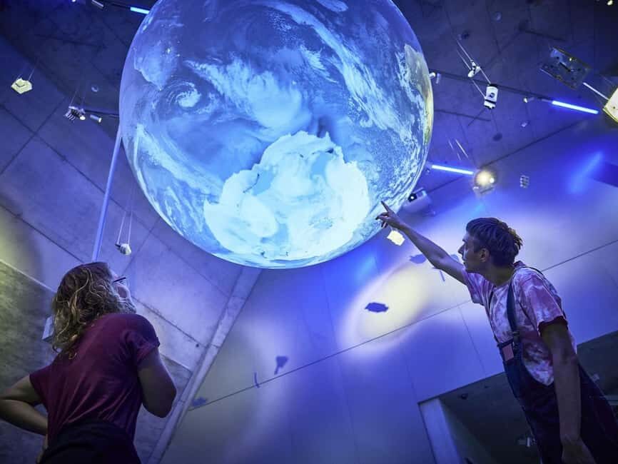 Deutsches Museum Nürnberg - das Zukunftsmuseum - The Exhibits: A Closer Look