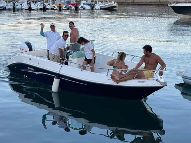 dinner on board at sunset at the Queen Cave - The Pros and Cons