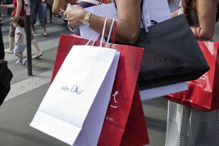 Discount Couture: ultimate Paris Shopping 2h30 walking tour - What You Can Expect on This Tour