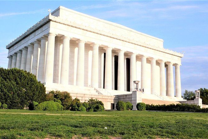 Discover DC Private Tour  (Up to 12 Guests) - FAQs