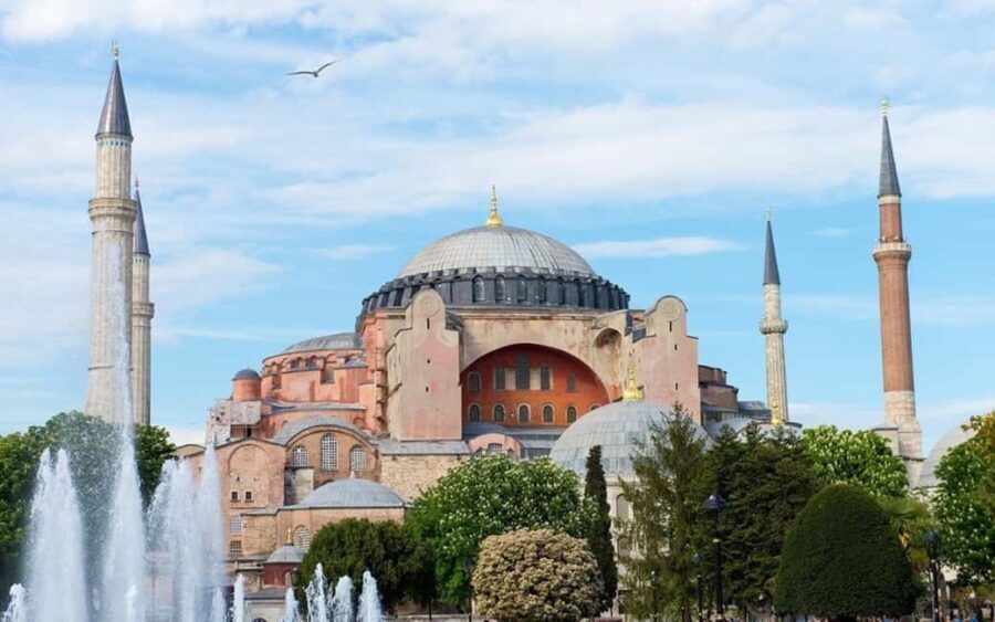 Discover Istanbul Tour: Hagia Sophia to Bosphorus Views - Who Is This Tour Best For?