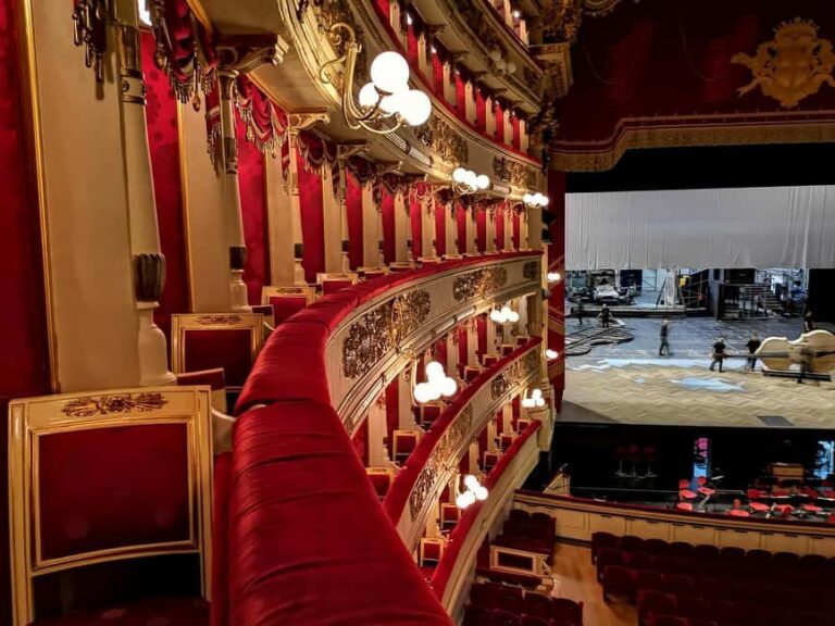 Discover La Scala's Legendary Stage & Stunning Foyer - Who Should Consider This Tour?