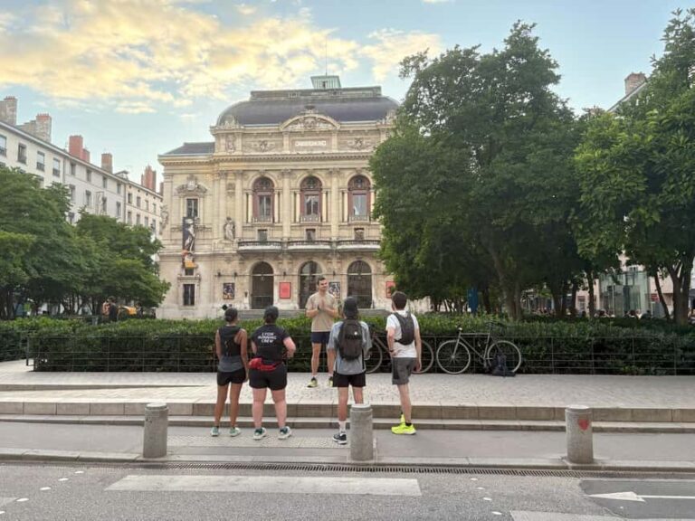 Discover Lyon and its heritage while running - The old photo challenge: a playful twist