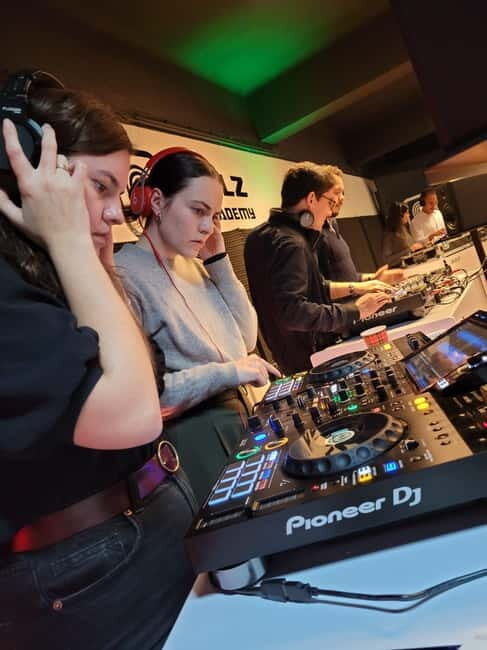 DJ for a Day: Learn to Mix Like a Pro in Berlin. - The Equipment & Venue