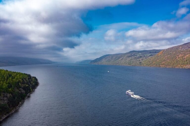 Dochgarroch: Caledonian Canal and Loch Ness 50min Cruise - The Experience on Board