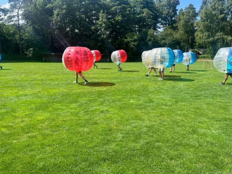 Doksy: Bubbles Football Staré Splavy - The Equipment and Facilities