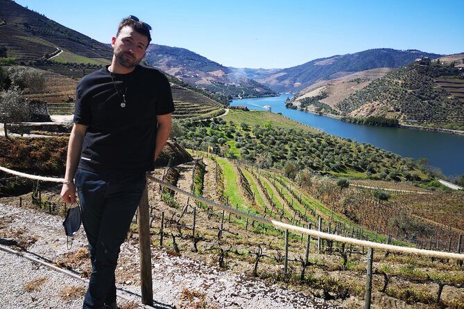 Douro Valley Wine Tour: Local Food & Wine Experience Small Group - Exploring the Douro Valley: First Winery Visit
