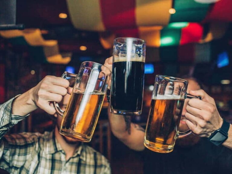 Dresden: Beer tour through 3 pubs: Legendary evening with beers & extras - Practical Details & Considerations