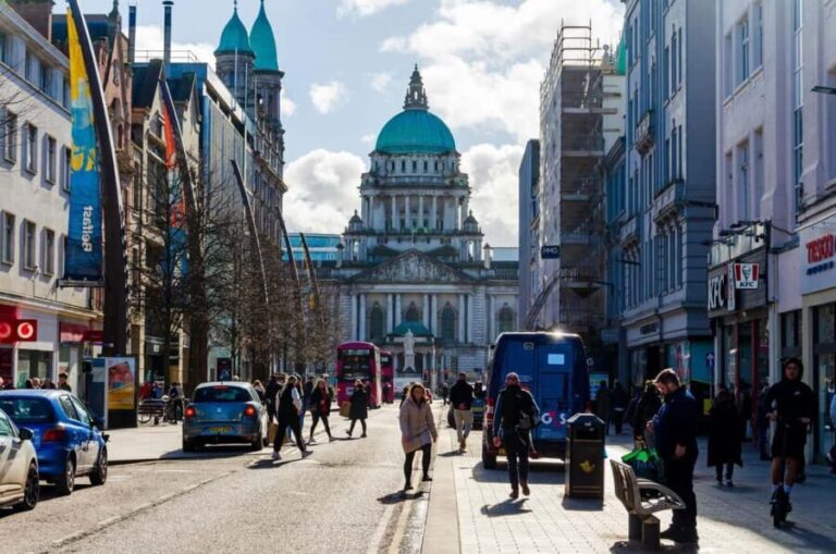 Dublin: Belfast (walking tour), Bushmills & Giant's Causeway - Belfast: City Highlights and Free Time