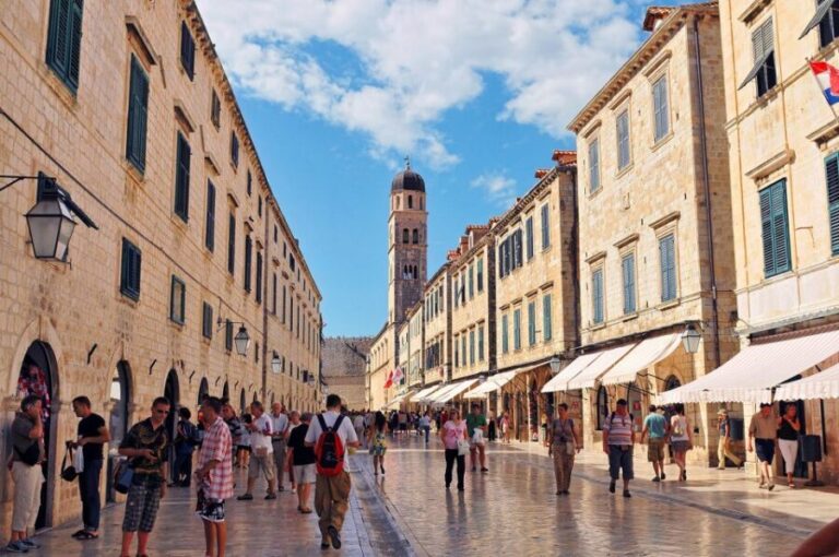 Dubrovnik City Tour with History, Photos & Round Trip Ride - Who is this tour best suited for?