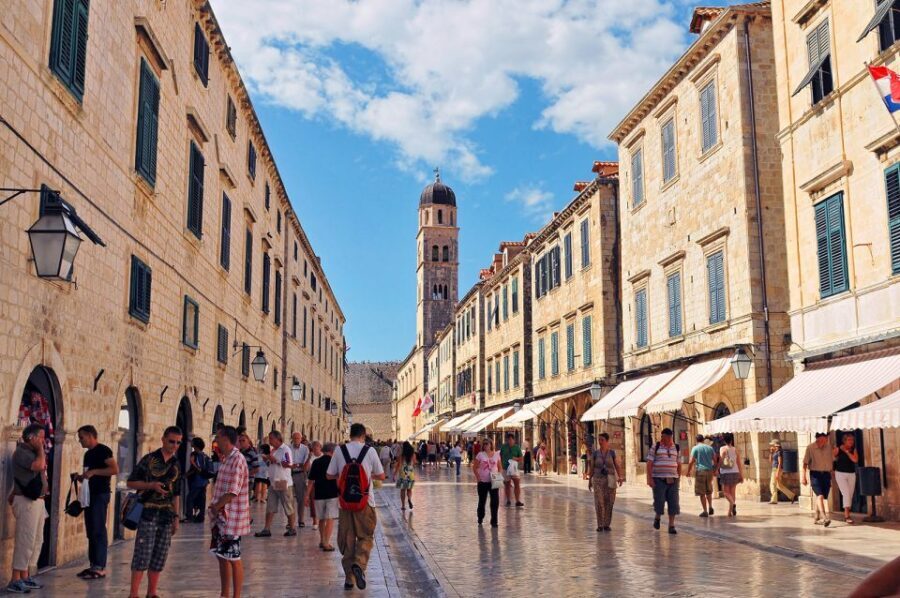 Dubrovnik City Tour with History, Photos & Round Trip Ride - Who is this tour best suited for?