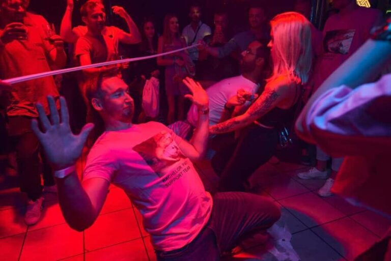 Dubrovnik: Pub Crawl Nightlife Xperience - FAQ