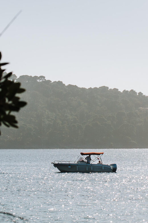 Dubrovnik:Elaphiti Islands and caves Private Speedboat Tour - The Experience of the Guides: Why It Matters