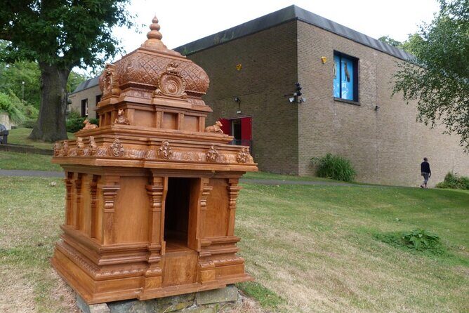 Durham Scavenger Hunt and Sights Self-Guided Tour - Detailed Breakdown of the Experience