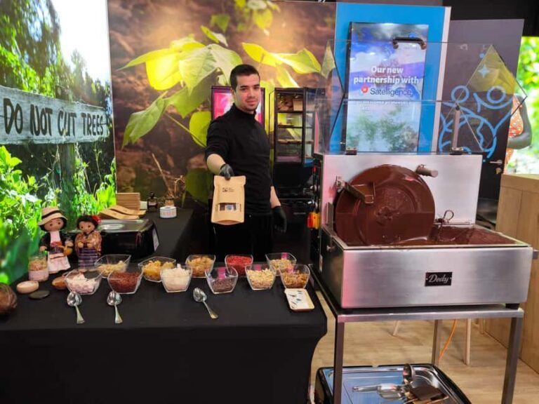 Düsseldorf: Chocolatier Workshop & Chocolate Tasting - The Creativity of Making Your Own Chocolate Bar