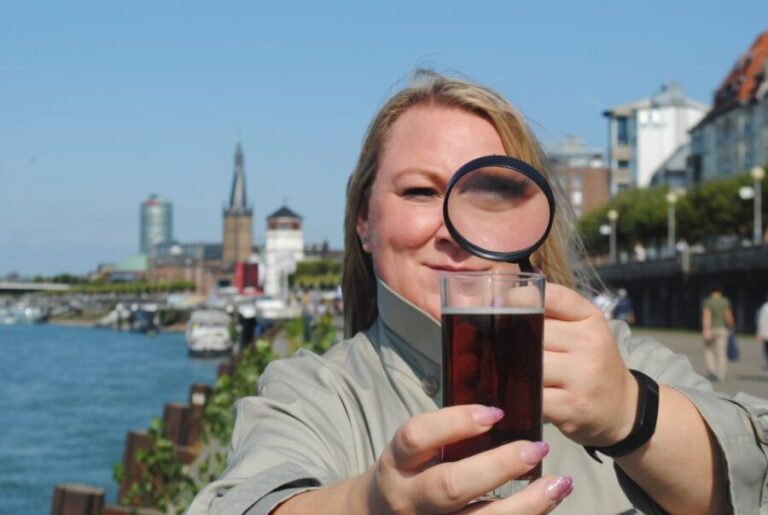 Düsseldorf: Old Town Interactive Crime Tour with actor - The Practical Details