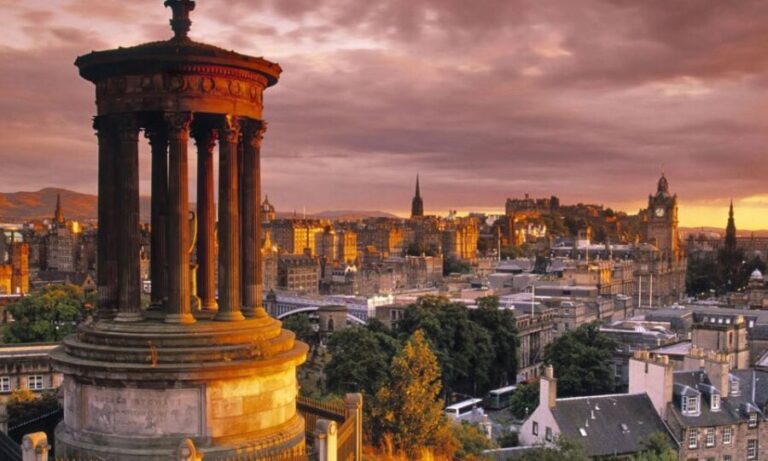 Edinburgh: 3-Hour Historical Walking Tour in Italian - Why This Tour Works Well