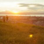 Edinburgh: Arthur's Seat Sunrise Hike with Mountain Guide - The Guide and Atmosphere