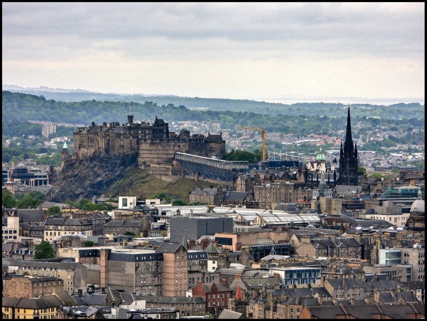 Edinburgh Castle: Guided Tour with Tickets Included - The Guides: The Heart of the Experience