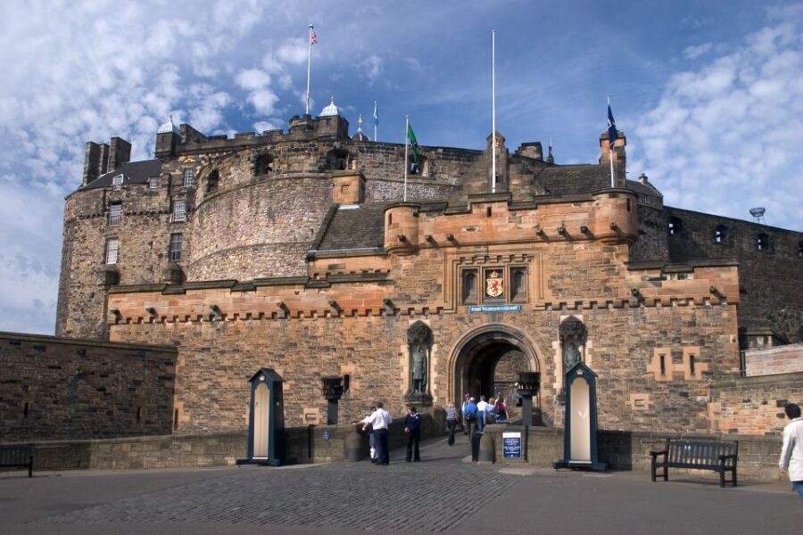 Edinburgh Castle: Guided Walking Tour with Entry Ticket - What the Reviews Say