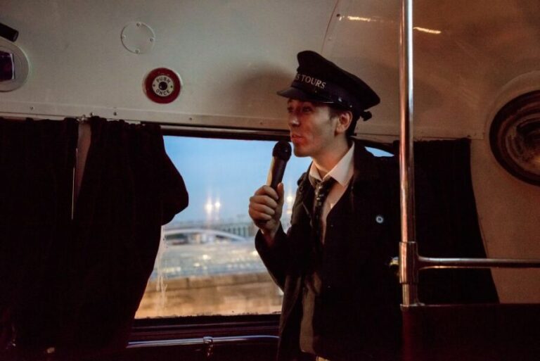 Edinburgh: Comedy Horror Ghost Bus Tour - The Atmosphere and Setting