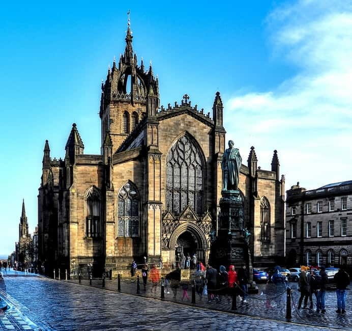 Edinburgh: Dark History Royal Mile Walking Tour - What’s Included and How It Feels