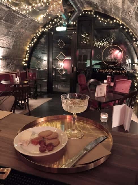 Edinburgh: English Wine and Scottish Cheese Tasting - The Realistic Pros and Cons