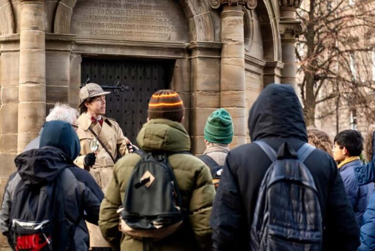 Edinburgh: Historical Gems Tour with Whisky & Local Flavours - Authenticity and Highlights from Reviews