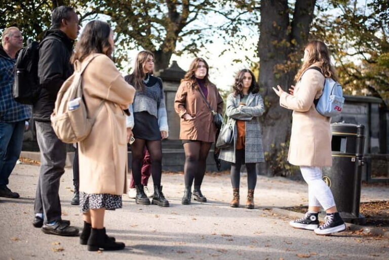 Edinburgh: Old Town Walking Tour with Castle Entry - The Grand Finale: Edinburgh Castle