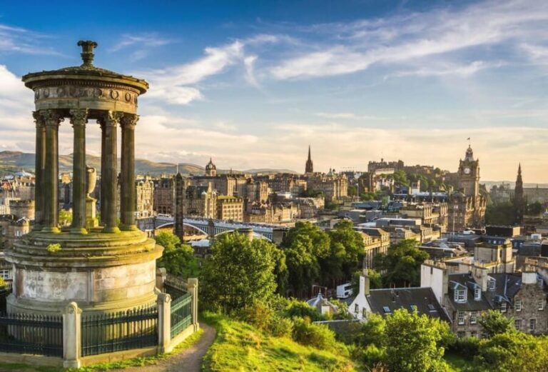 Edinburgh Overnight Trip with Accommodation - The Hotel Stay: Comfort and Central Location