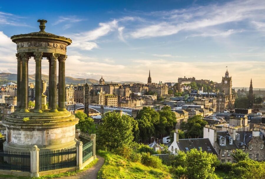 Edinburgh Overnight Trip with Accommodation - The Hotel Stay: Comfort and Central Location