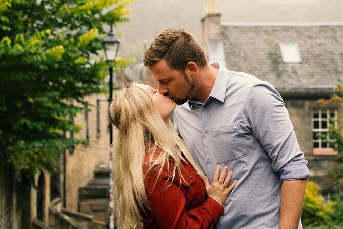 Edinburgh Photoshoot for Couples, Families & Solo Travellers - The Photos and Delivery
