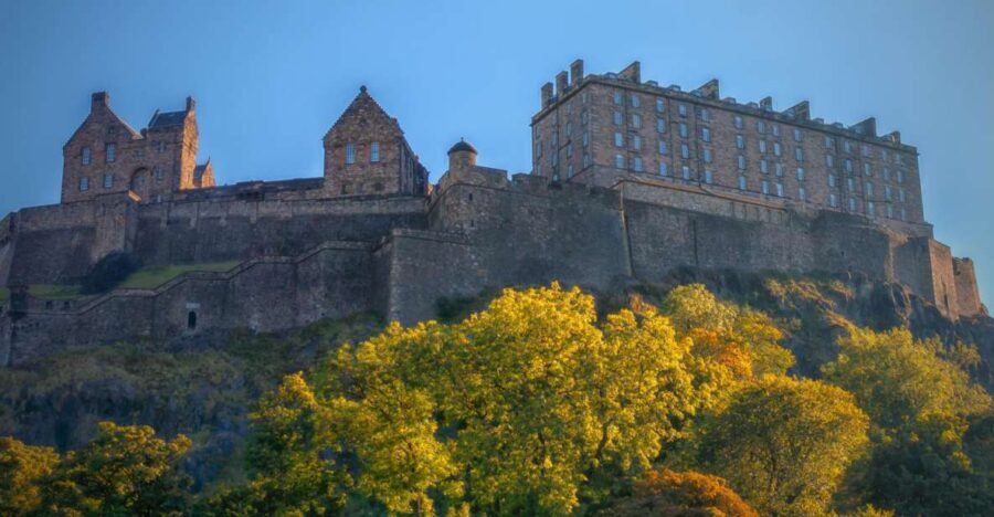 Edinburgh: Private Walking Tour with a Local - Benefits of a Private, Customized Walk