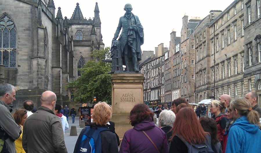 Edinburgh: Royal Mile Scottish Enlightenment Walking Tour - What to Expect at Each Stop