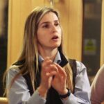 Edinburgh: Stirling, Whisky and St Andrews Tour in Spanish - Stirling Castle: A Majestic Introduction to Scottish History