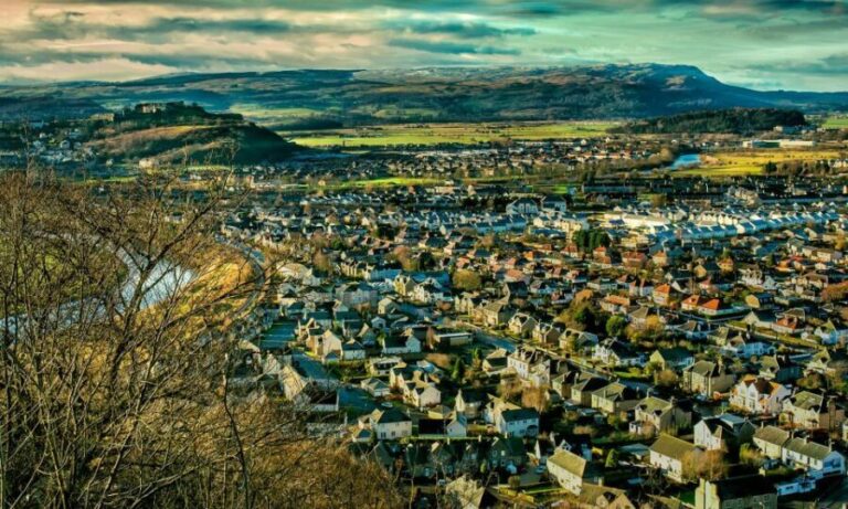 Edinburgh: Stirling, Whisky & St Andrews Tour in Italian - Practical Details & Considerations