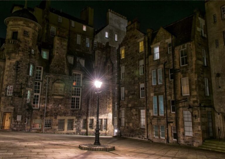 Edinburgh: Witches Old Town Walking Tour & Underground Vault - What to Expect at Each Stop