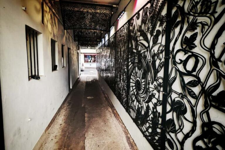 Edinburgh's Royal Mile Alley Tour - Practical Details and Considerations