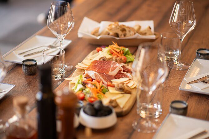 Educational wine tasting in Split - The Group Dynamics and Atmosphere