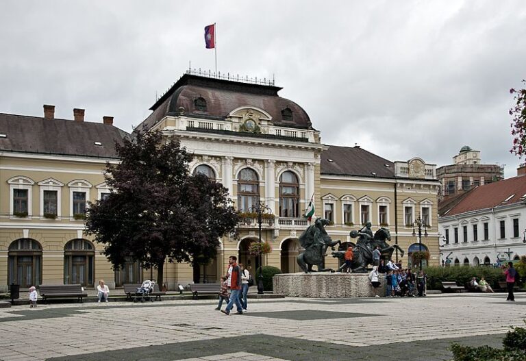 Eger, home to Bull's Bood, a private tour with winetaste - Key Points