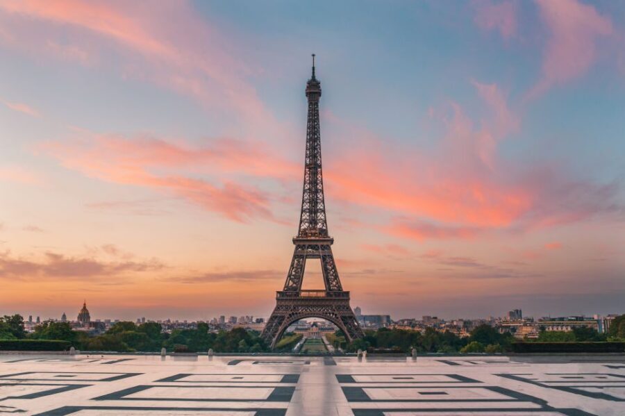 Eiffel Tower Dedicated Reserved Access Summit or 2nd floor - The Guided Tour Experience