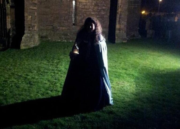 Elgin: Cathedral Interior Guided Tour - What to Expect from the Tour