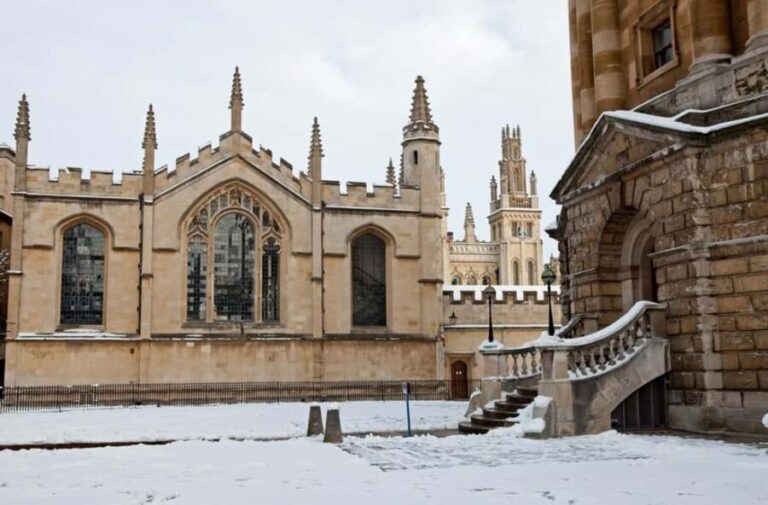 Enchanted Oxford: A Christmas Private Walking Tour - What to Expect from the Itinerary