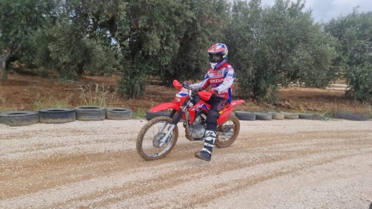 Enduro Class three hours - Carregado, Lisboa - The Riding Experience and Equipment
