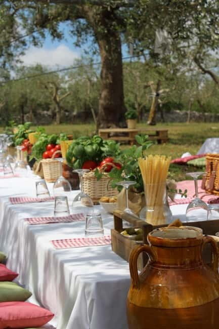 Enjoy a picnic with local products and wine in the Apulian countryside