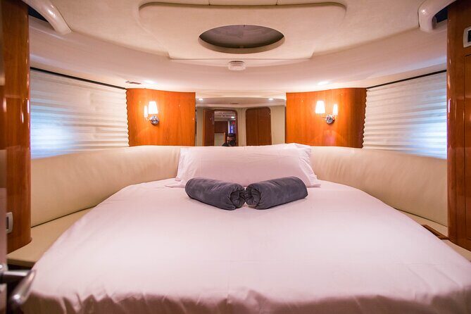 Enjoy an unforgettable experience with the Elegant CRANCHI 47 - The Practicalities: Booking, Timing, and Group Size