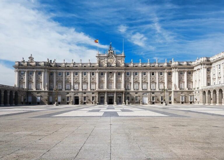 Enter the Royal Palace of Madrid - The Experience in Practice