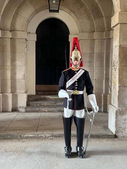 Essential London Introductory Tour with a Londoner - Why These Stops Matter