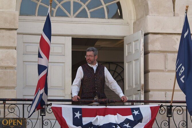 Evening History Tour - Pineapple Fountain & Robert Smalls Monument